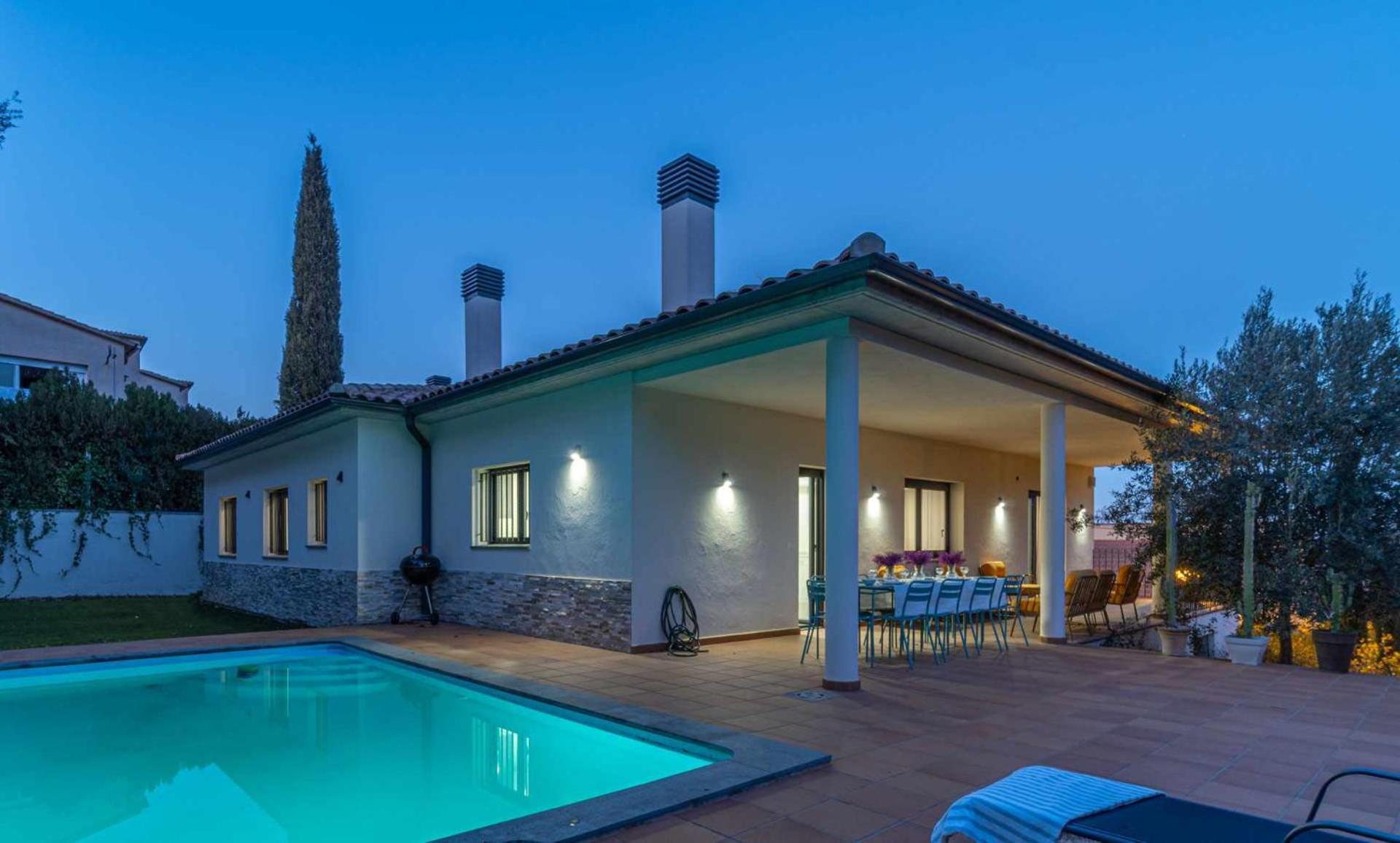Jouvacations Villa Domenec ฟิกวยเรส ภายนอก รูปภาพ